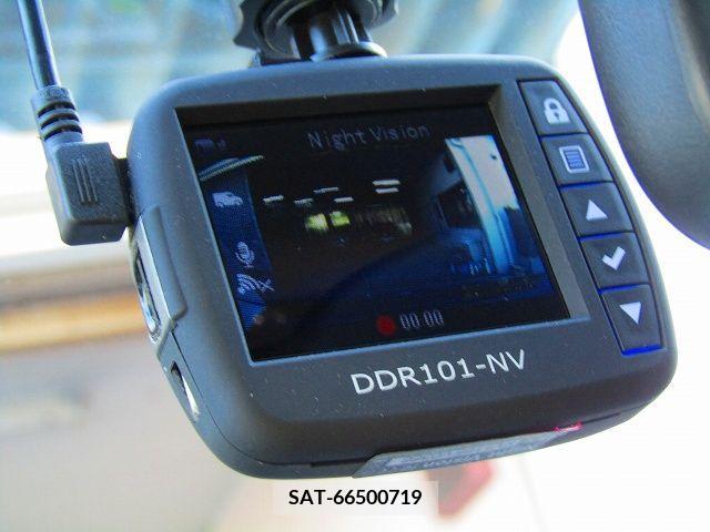 Toyota VITZ 2011-08 221242-16