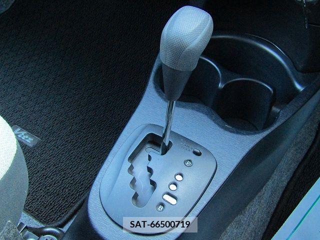 Toyota VITZ 2011-08 221242-21