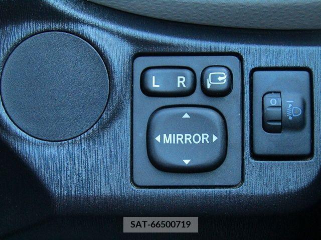 Toyota VITZ 2011-08 221242-20