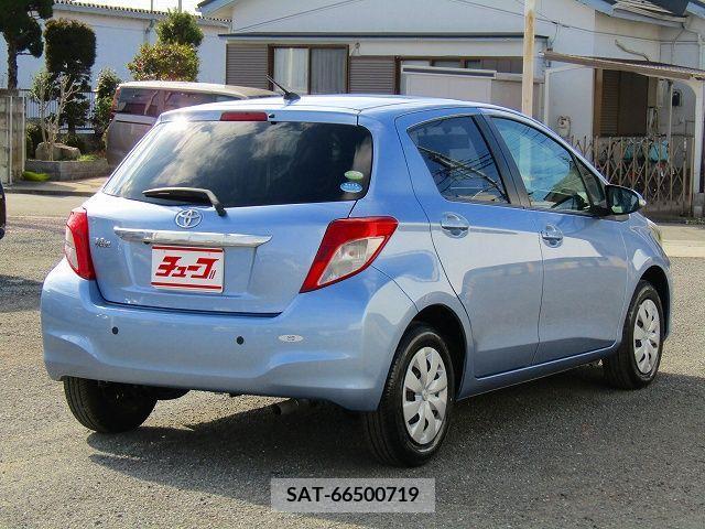 Toyota VITZ 2011-08 221242-2
