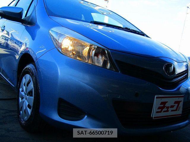 Toyota VITZ 2011-08 221242-25