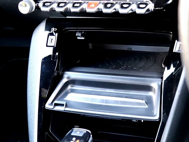 Peugeot 208 2021-01 183212-21