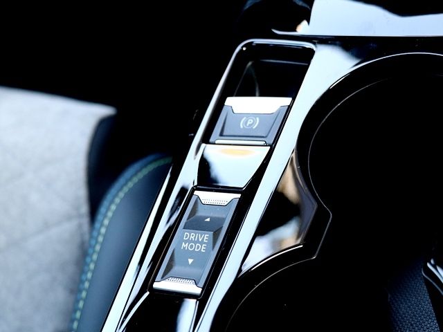 Peugeot 208 2021-01 183212-24