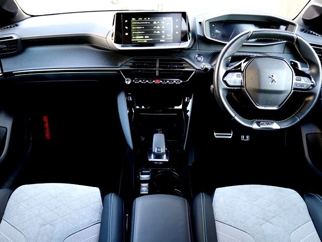 Peugeot 208 2021-01 183212-1