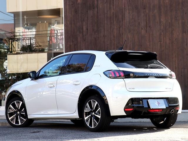 Peugeot 208 2021-01 183212-2