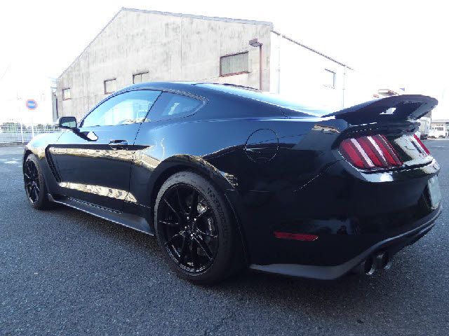 Ford MUSTANG 2023-03 188066-8