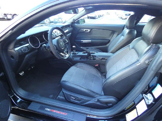 Ford MUSTANG 2023-03 188066-11