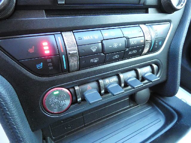Ford MUSTANG 2023-03 188066-25