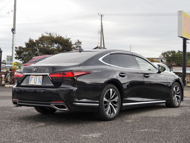 Lexus LS 2021-02 185928-4