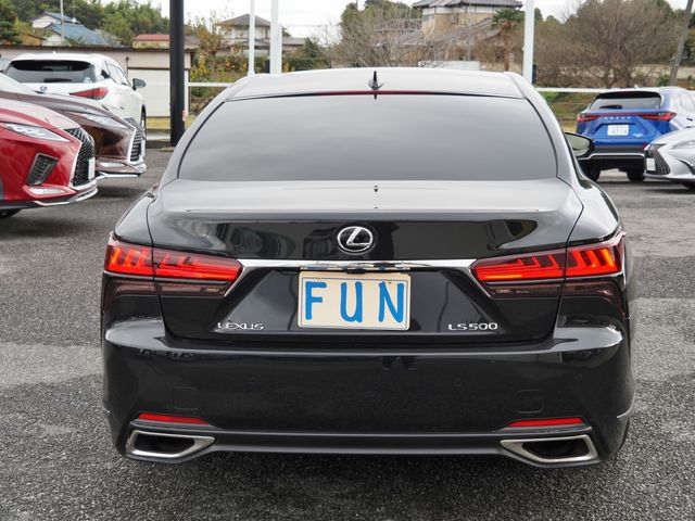 Lexus LS 2021-02 185928-6