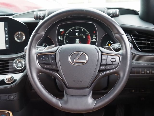 Lexus LS 2021-02 185928-17