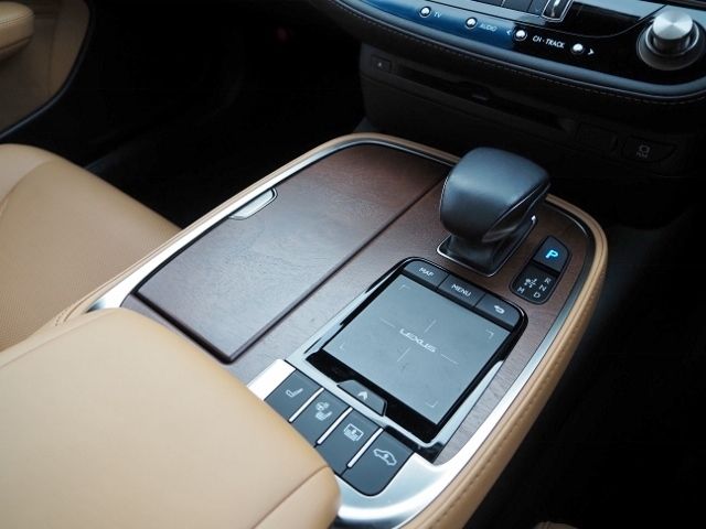Lexus LS 2021-02 185928-28