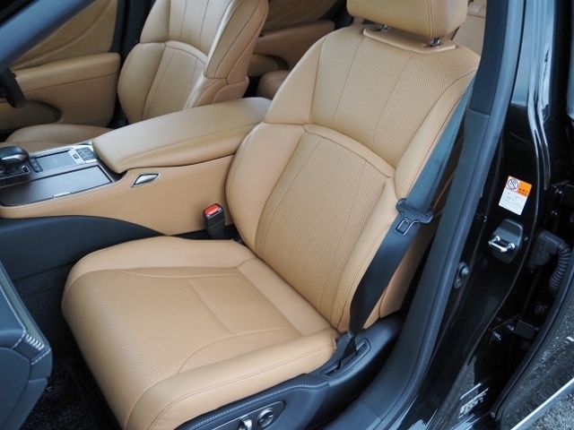 Lexus LS 2021-02 185928-11