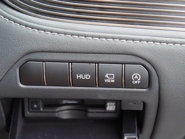 Lexus LS 2021-02 185928-29
