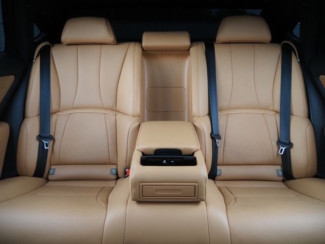 Lexus LS 2021-02 185928-12