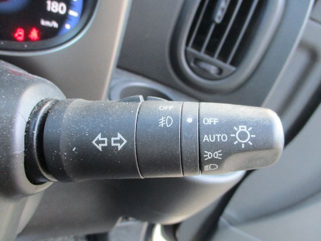 Nissan CUBE 2010-07 28209-12
