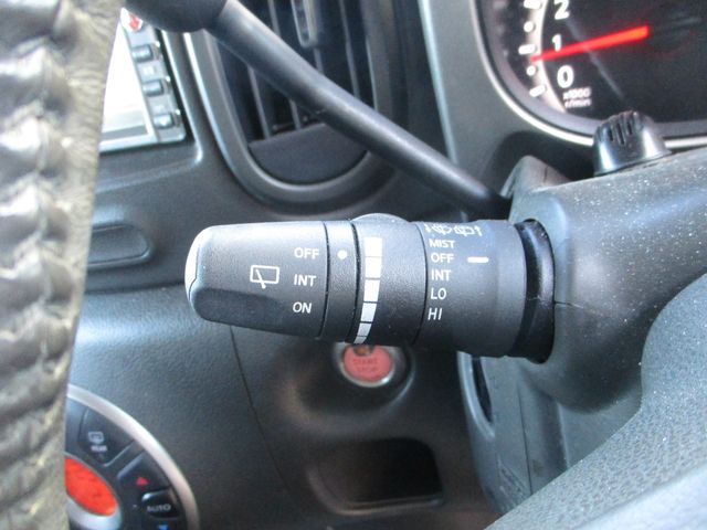 Nissan CUBE 2010-07 28209-11