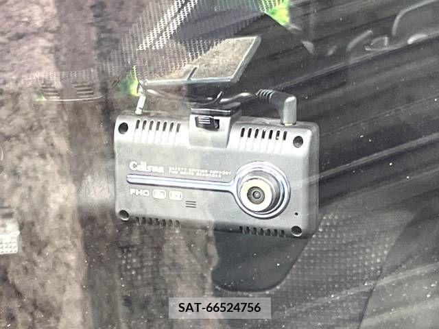 Toyota PRIUS 2019-07 281869-6