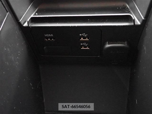 Mazda CX-30 2022-07 302128-25