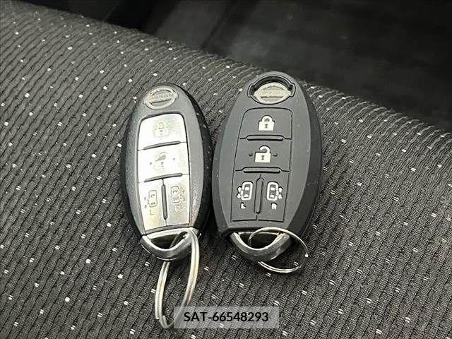 Nissan SERENA 2009-12 284302-5