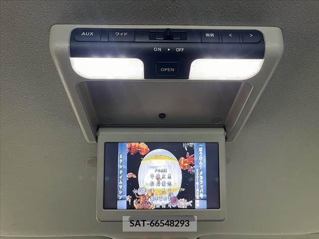 Nissan SERENA 2009-12 284302-4