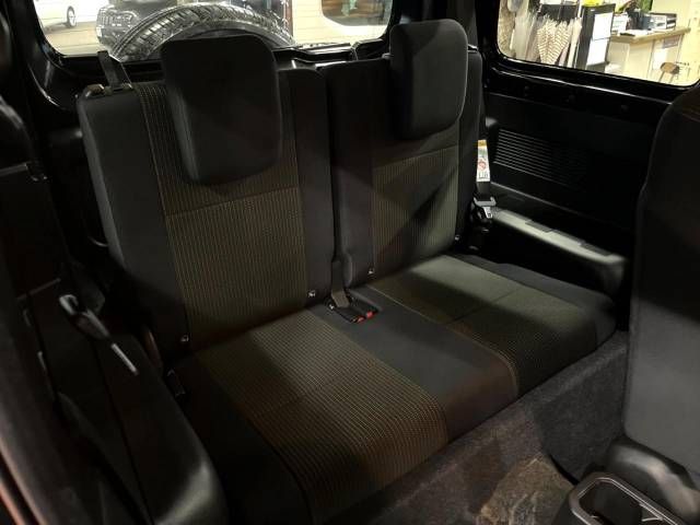 Suzuki JIMNY SIERRA 2022-03 196693-9