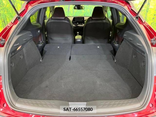 Toyota C-HR 2017-11 295038-10