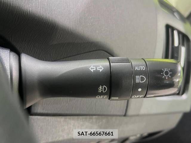 Toyota PRIUS 2013-06 366486-7