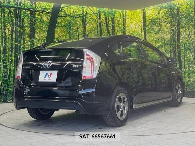 Toyota PRIUS 2013-06 366486-17