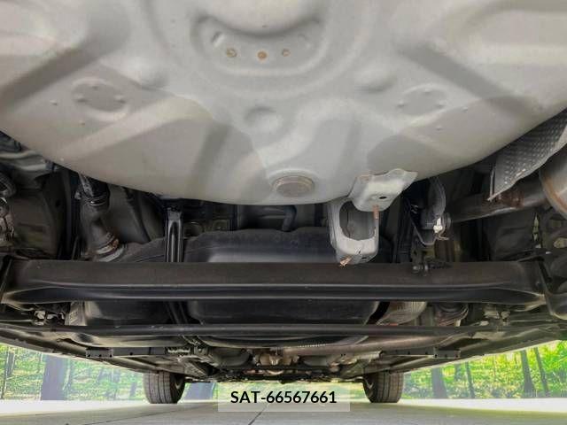 Toyota PRIUS 2013-06 366486-19