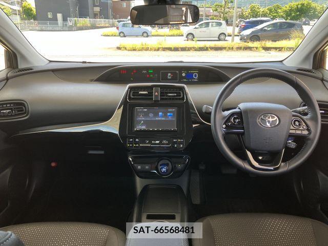 Toyota PRIUS 2022-06 281960-1