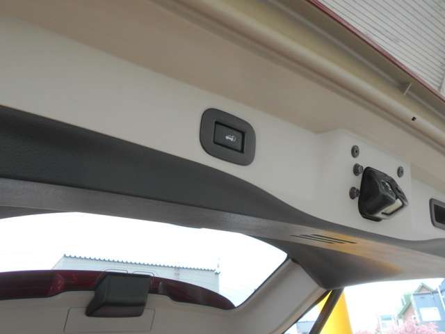 Nissan X-TRAIL 2018-05 3891-10