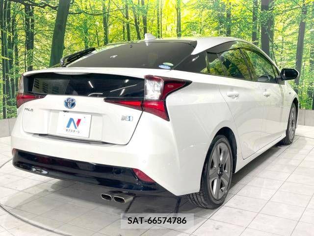 Toyota PRIUS 2019-02 375563-17