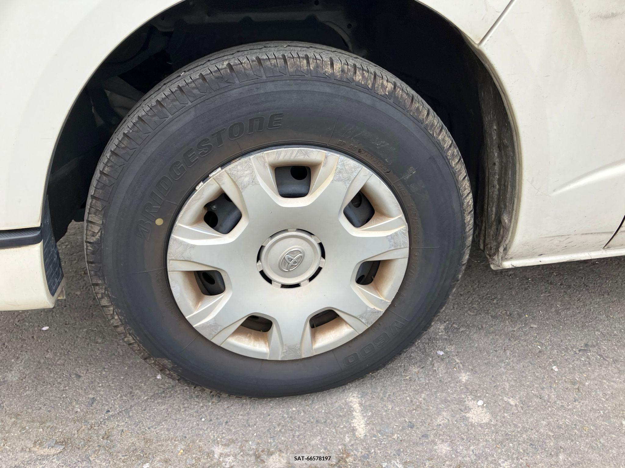 Toyota HIACE VAN 2017-09 258351-13