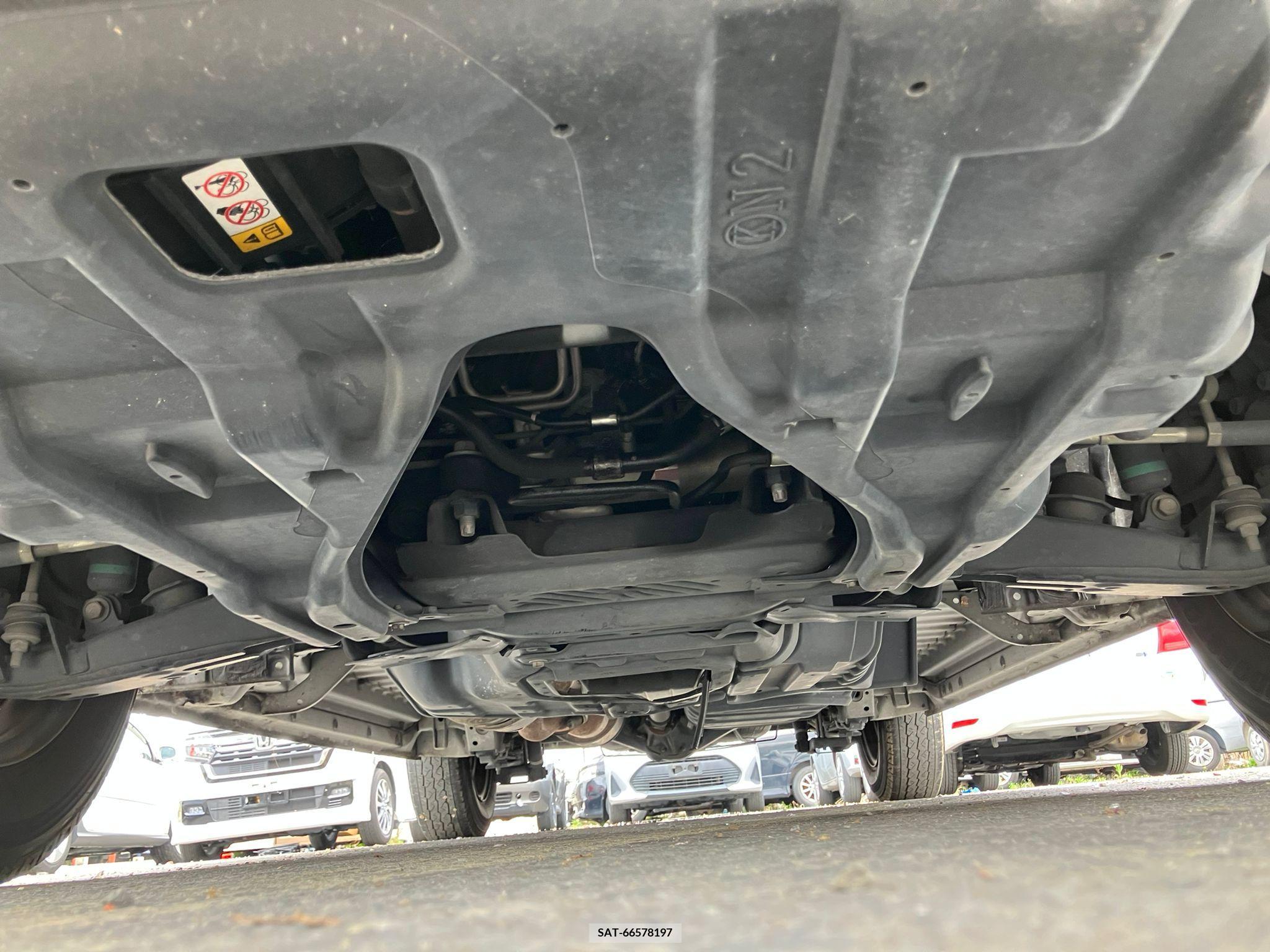 Toyota HIACE VAN 2017-09 258351-16