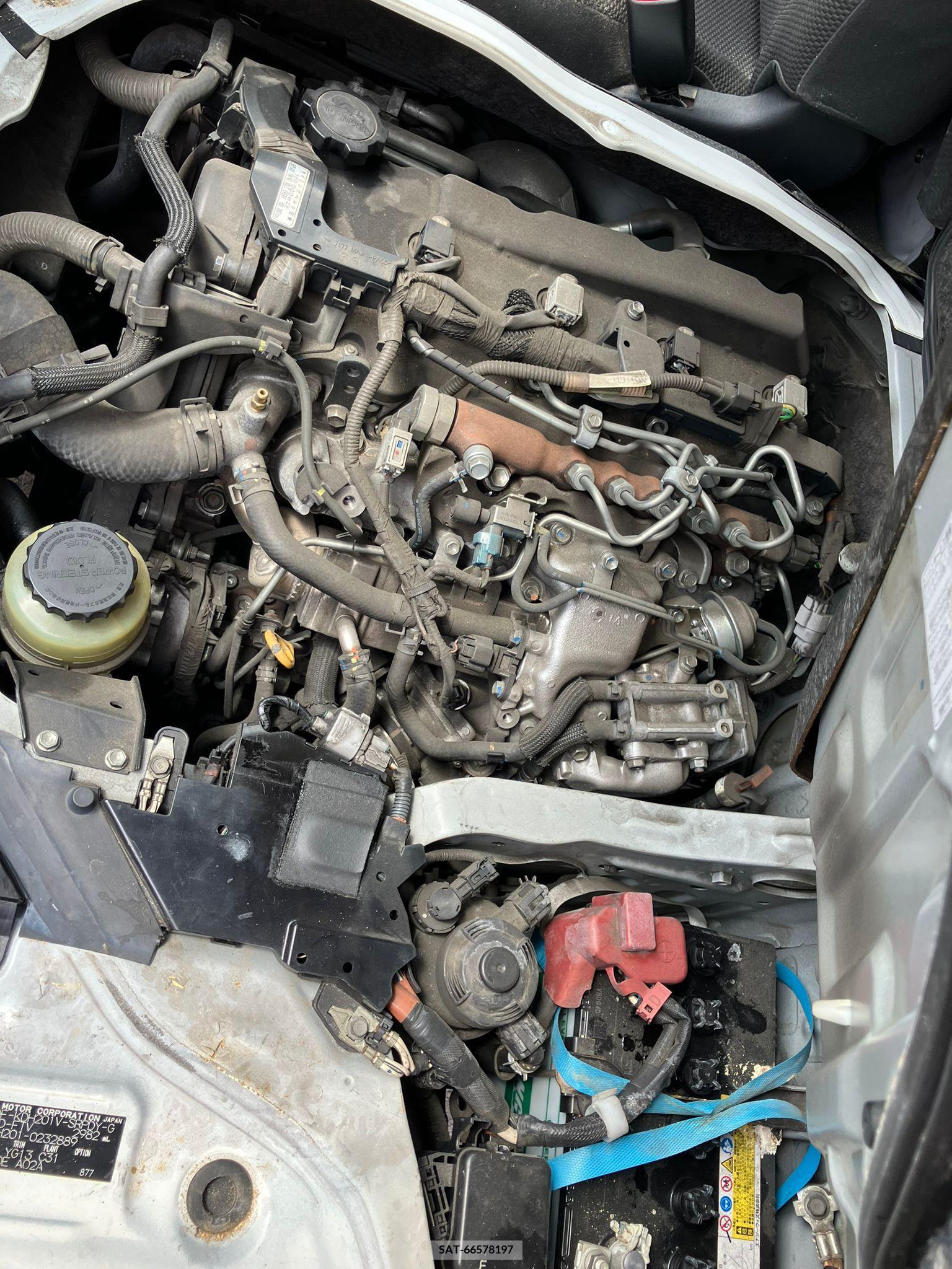 Toyota HIACE VAN 2017-09 258351-17