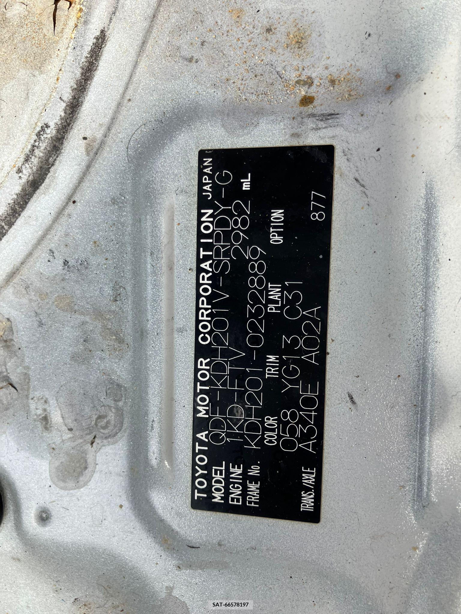 Toyota HIACE VAN 2017-09 258351-18