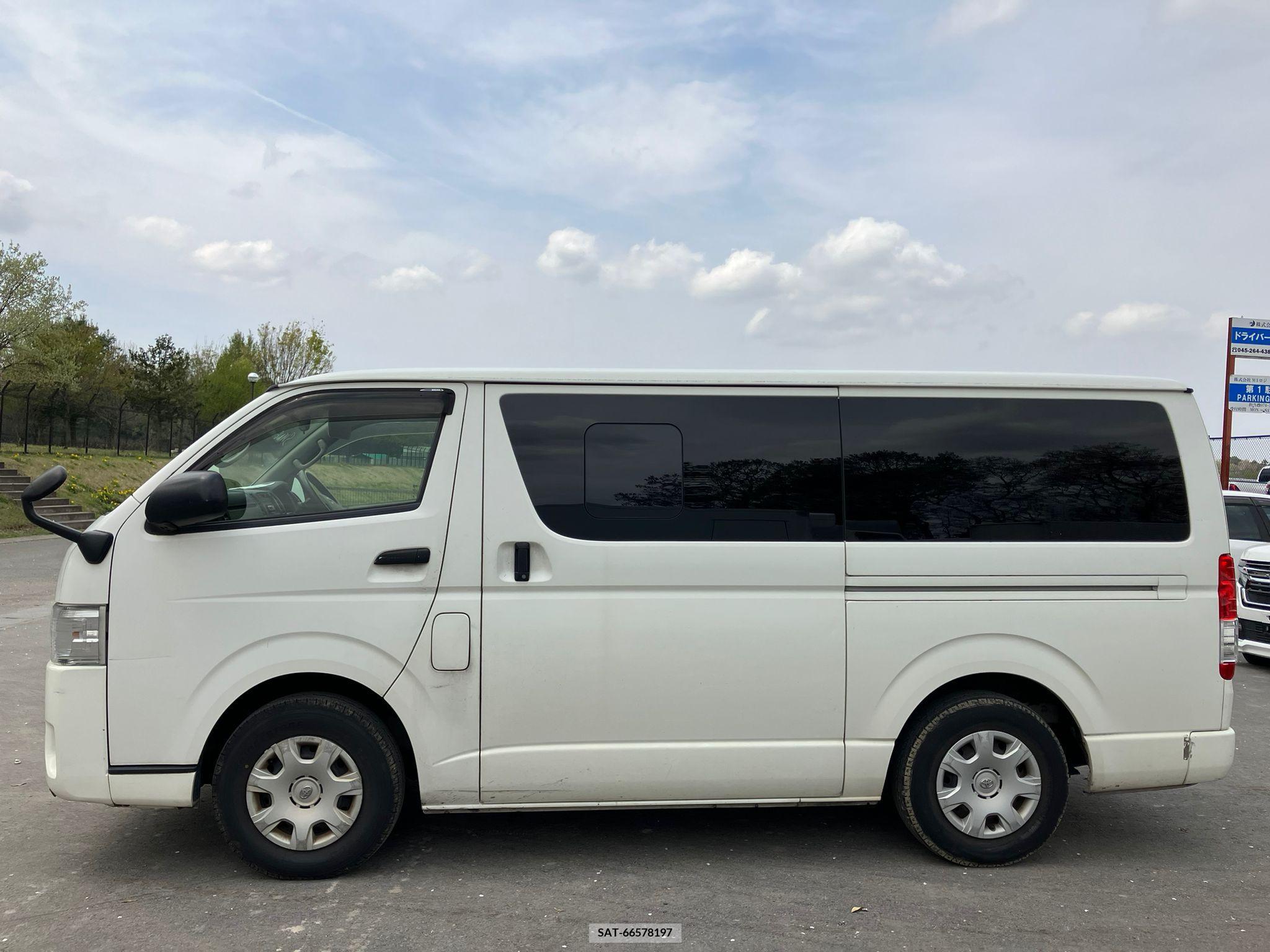 Toyota HIACE VAN 2017-09 258351-22