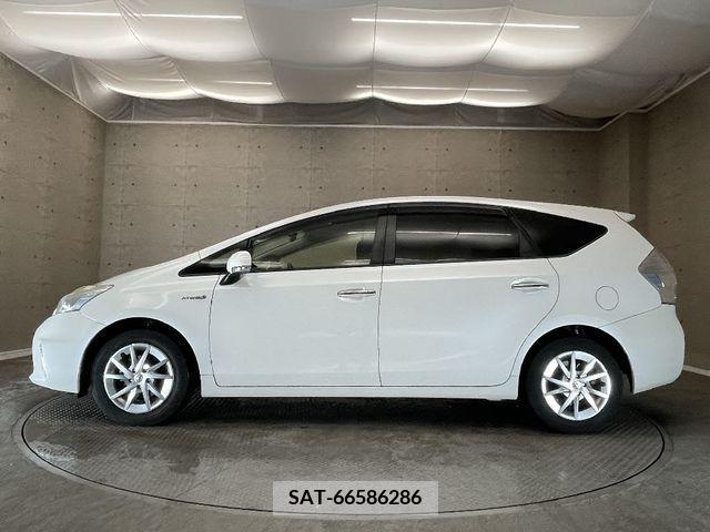 Toyota PRIUS ALPHA 2013-11 217399-8