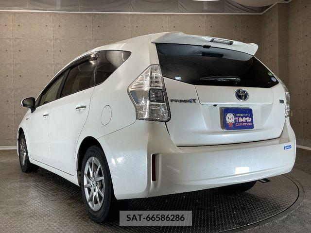 Toyota PRIUS ALPHA 2013-11 217399-2