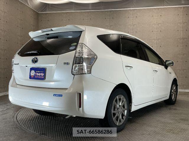 Toyota PRIUS ALPHA 2013-11 217399-3