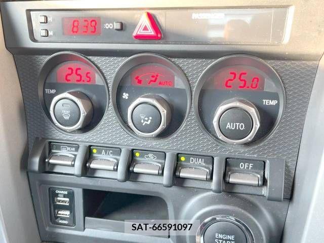Toyota 86 2012-10 379537-8