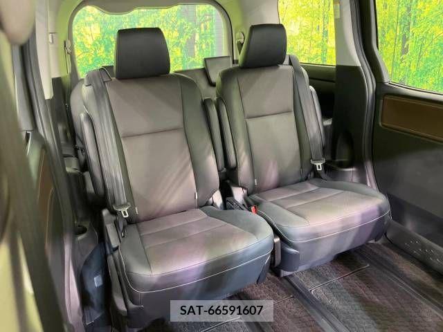 Toyota ESQUIRE 2016-03 359775-9