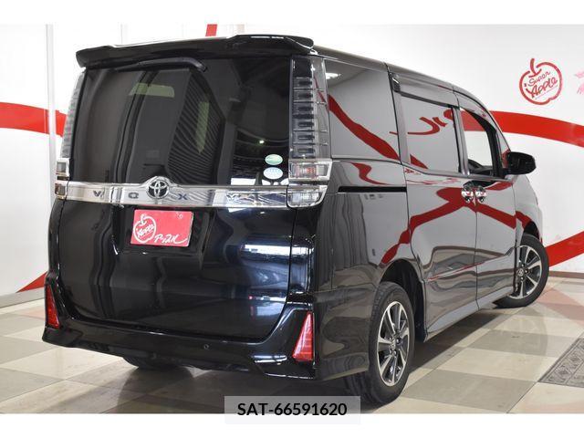 Toyota VOXY 2019-01 332309-26