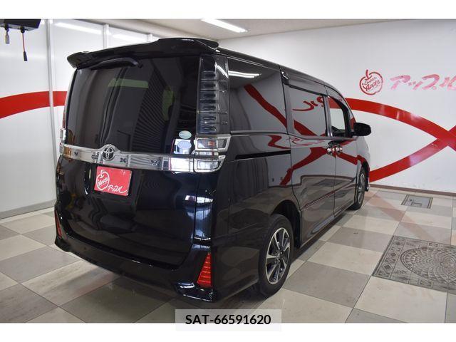 Toyota VOXY 2019-01 332309-27