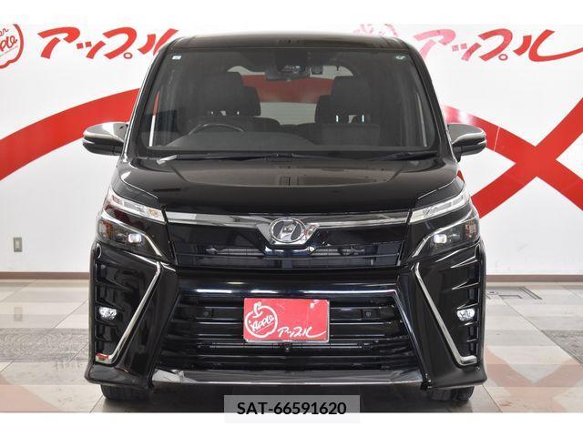 Toyota VOXY 2019-01 332309-1