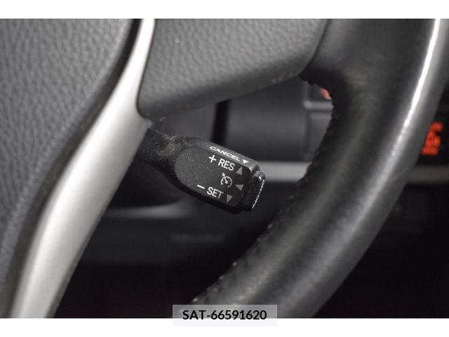 Toyota VOXY 2019-01 332309-17