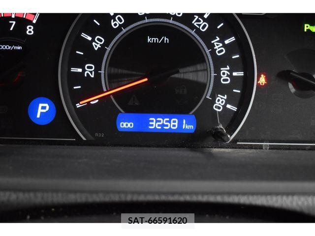 Toyota VOXY 2019-01 332309-13