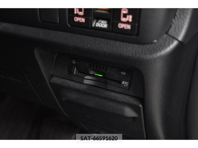 Toyota VOXY 2019-01 332309-12