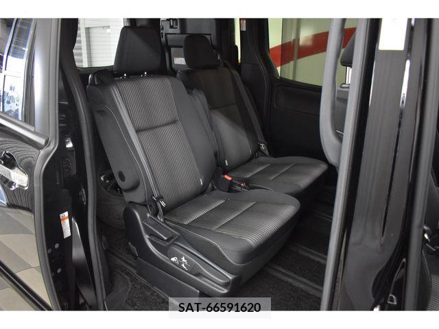 Toyota VOXY 2019-01 332309-10